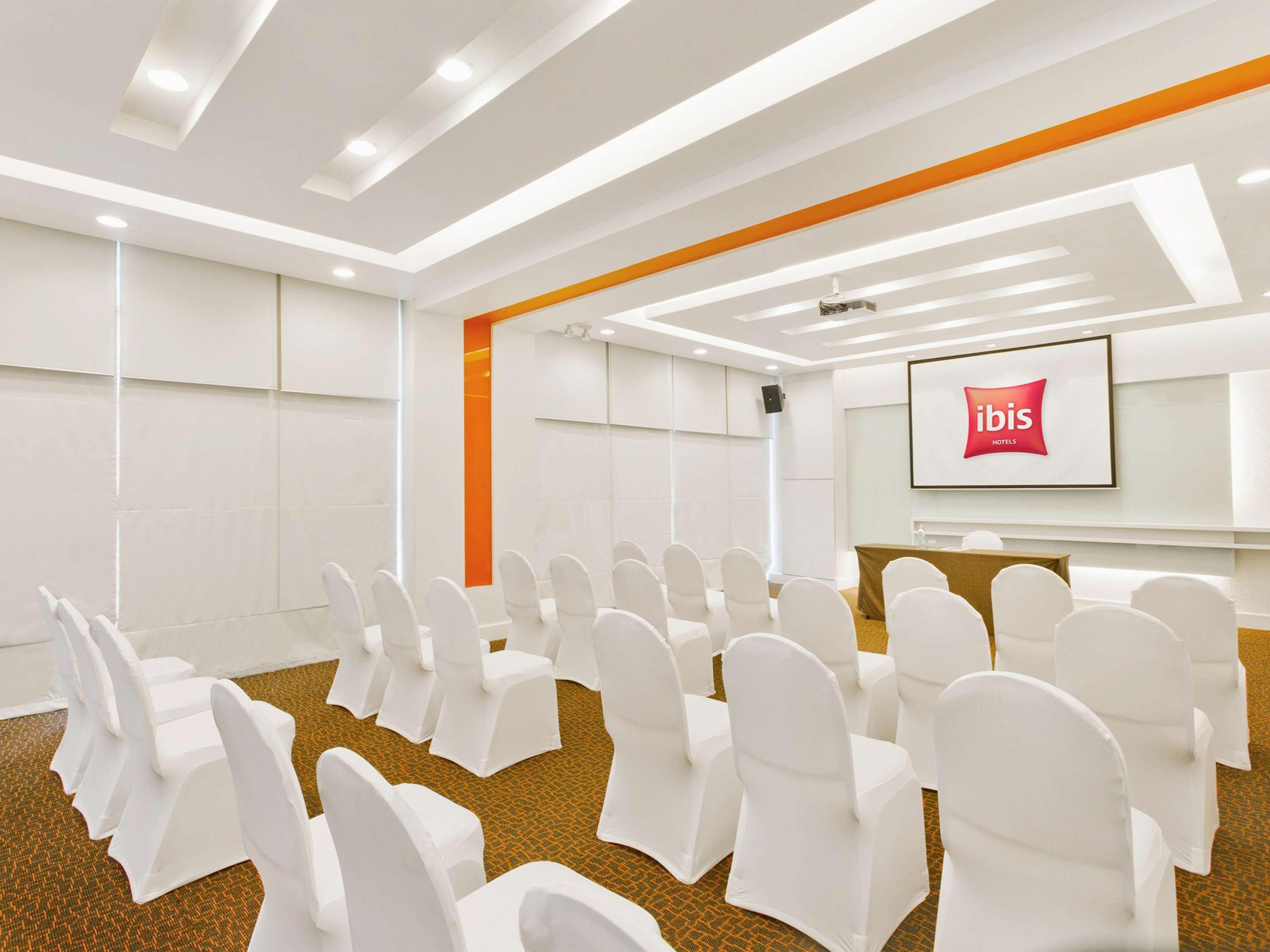 Ibis Pattaya Hotel Екстериор снимка