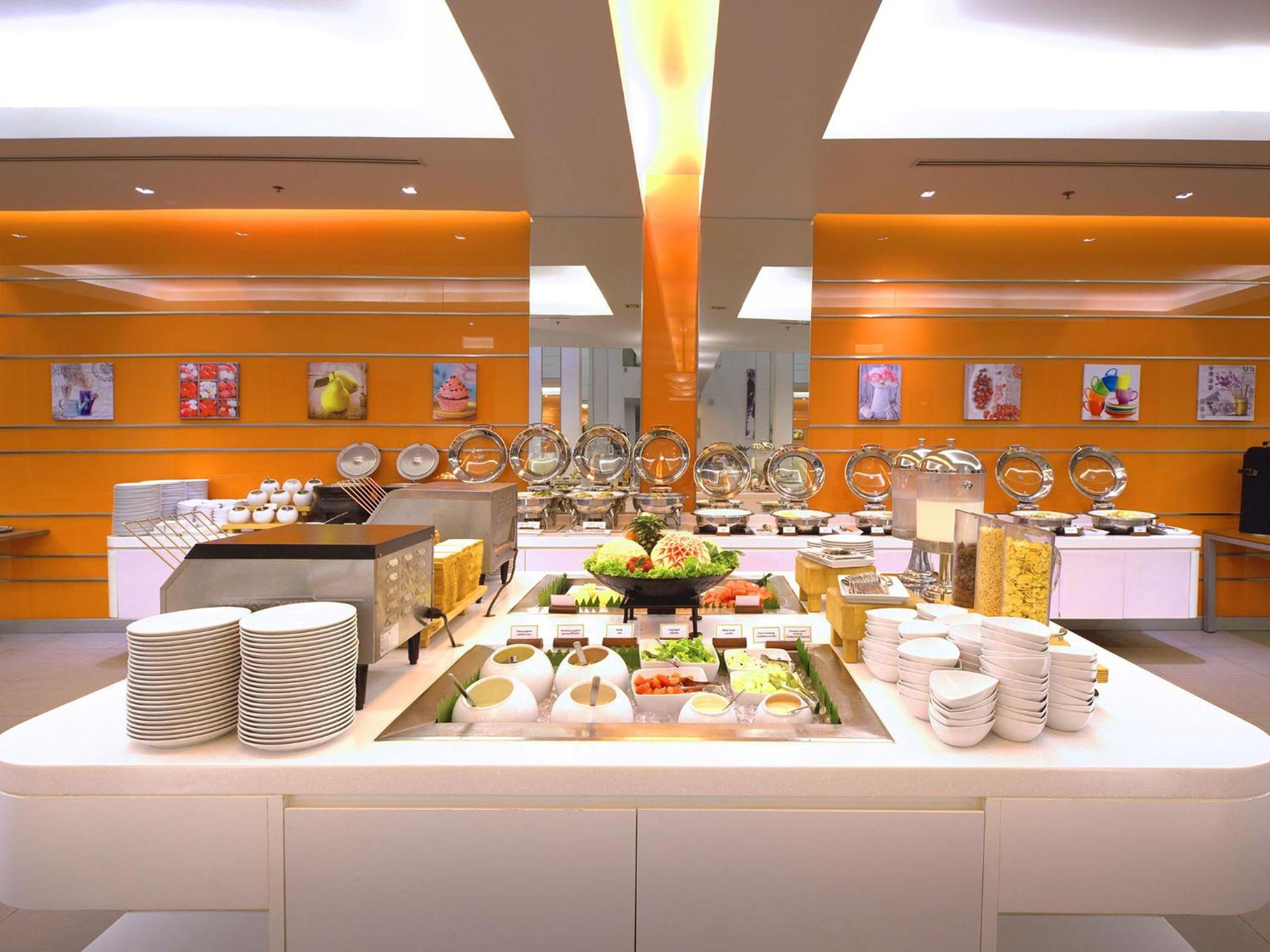 Ibis Pattaya Hotel Екстериор снимка