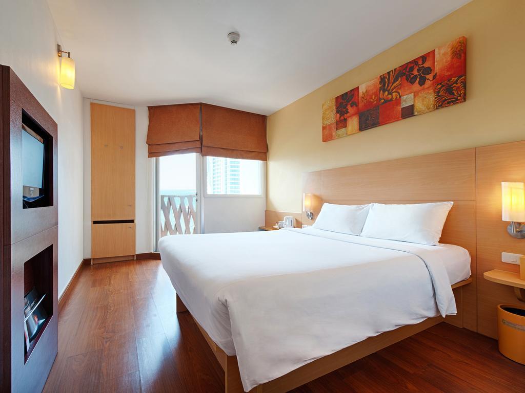 Ibis Pattaya Hotel Екстериор снимка